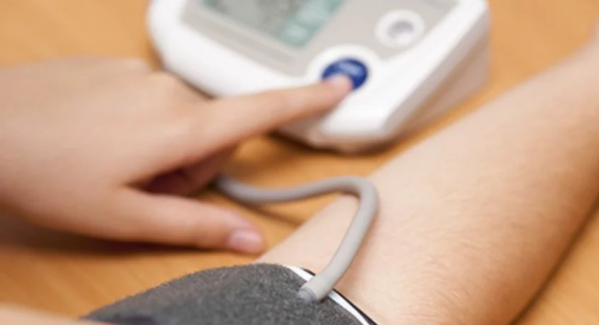 Mit kell tenni, ha a vérnyomásmérő szívritmuszavart jelez?