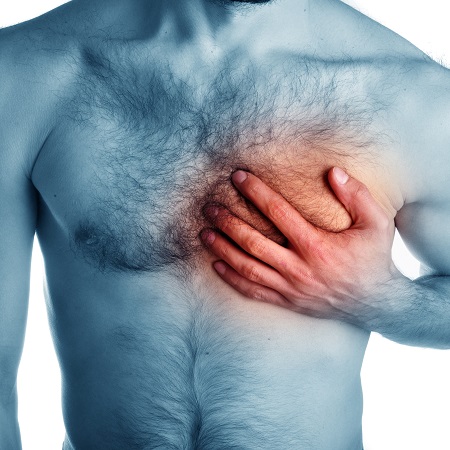 A mellkasi fájdalom reflux és szívbetegség tünete is lehet.