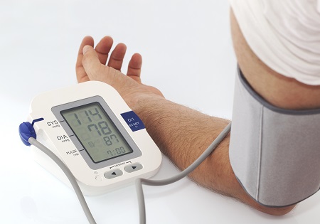 magas vérnyomás aritmia készülék magas vérnyomás kezelésére otthon